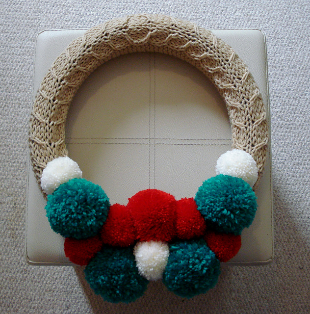 Ravelry LittleJennieWren's Hampstead Wreath Pom Pom