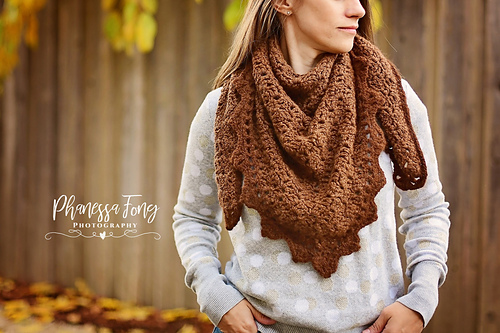 Ravelry: Alpaca Triangle Shawl or Scarf pattern by Angela Plunkett