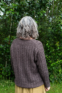 Nua Worsted yarn; size 47.5” / 120.5 cm with  9” / 23 positive ease