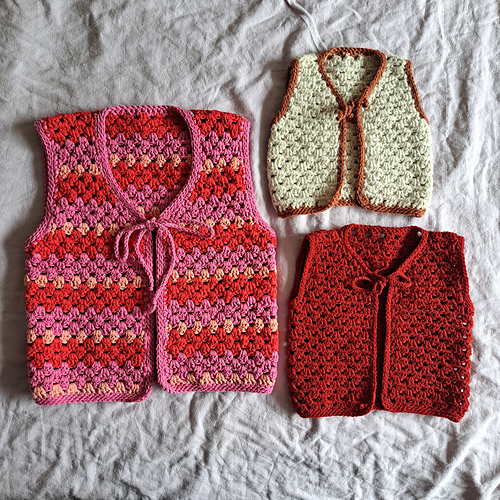 Happy Granny Vest Mini