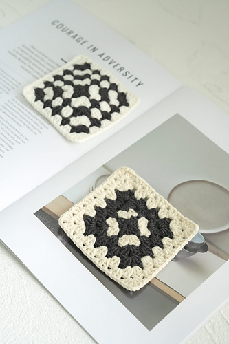 Crochet Svart og Hvit Granny Square - Loopara Crochet