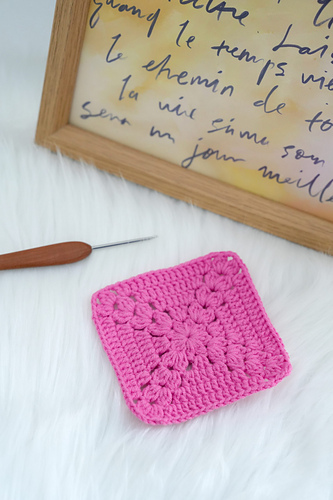 Crochet Farmhouse Granny Square - Loopara Crochet