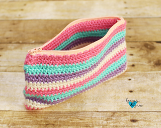 crochet pouch