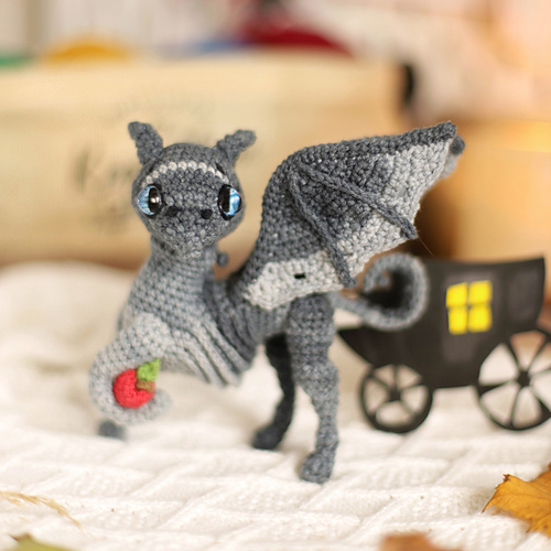 Ravelry: Thestral Tenebrus pattern by Angelina Taranina