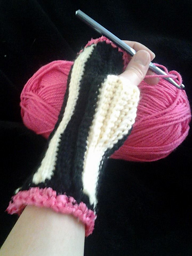 Unisex Beginner Fingerless Gloves or Wristers photo 5