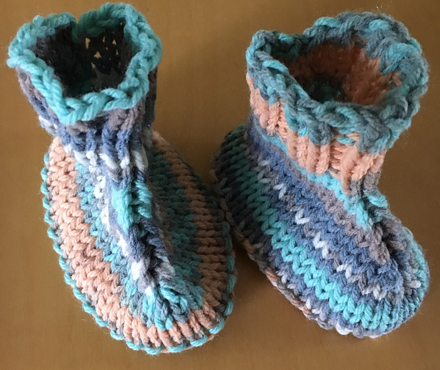 Ravelry LouDoubleKnitter's Baby Booties Hug Fair Isle