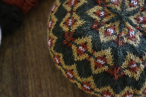 Ravelry: Dancing Rhombus hat pattern by Loulalalou