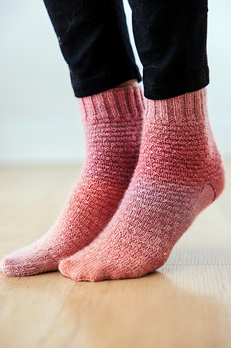 Seroto Sokker - byLovelydayknitss
