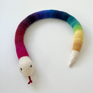 Yarn: Daffodil Road Yarn's 2022 Summer Berry yarn Advent Calendar
Note: This snake was a prototype and the pattern varies slightly.