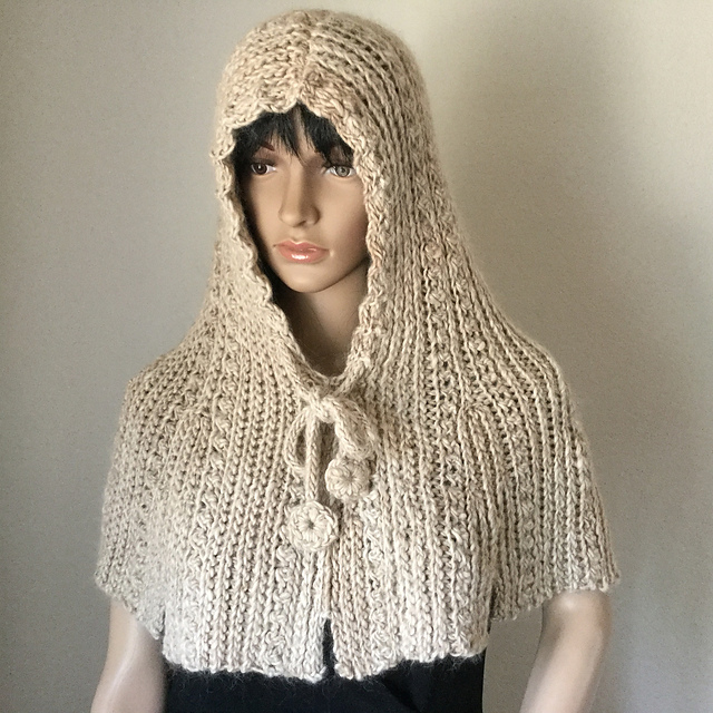 Ravelry LuYuYarnFancies' Notcha Ordinary Hooded Capelet