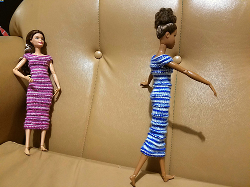 Min første strikk Barbie-kjole - SafiyaA