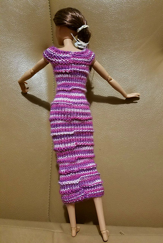 Min første strikk Barbie-kjole - SafiyaA