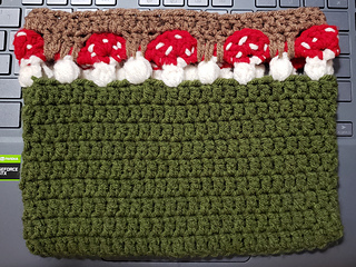 variant 1 of the mushroom stitch. this one features a "mushroom" and a "puff". it is more compact. the variants are separate from the bag pattern and are to be used for separate projects.