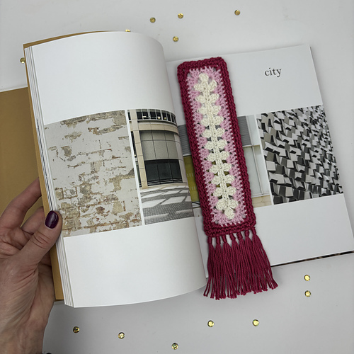 Cosy Reads Bookmark photo 5