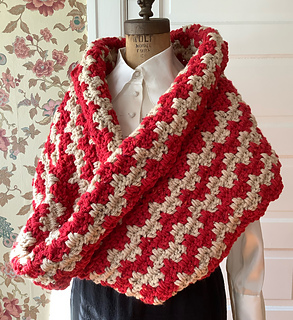 Ravelry: Hearthside Mobius Wrap pattern by Mary Beth Temple