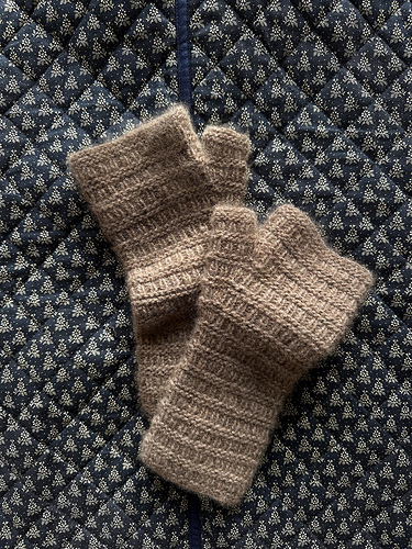 Ravelry: Gloves No. 1 pattern by My Favourite Things