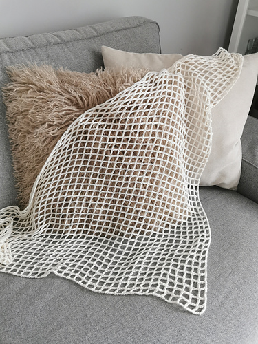 Diamonds in Mesh Shawl