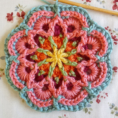 Ravelry: Tiny Puddle & Maddening Color Change pattern by Madlandia