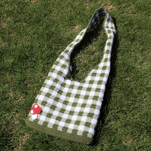 Ravelry The Pretty Picnic Tote pattern by Grace Compton