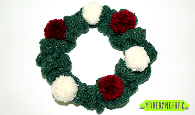 Ravelry: Simple Christmas Wreath pattern by Murray Stewart