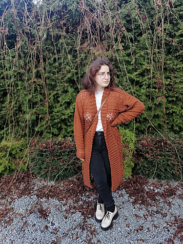 VINTERENS TALE KVADRATOWIEC & CARDIGAN - Magdalena Białek