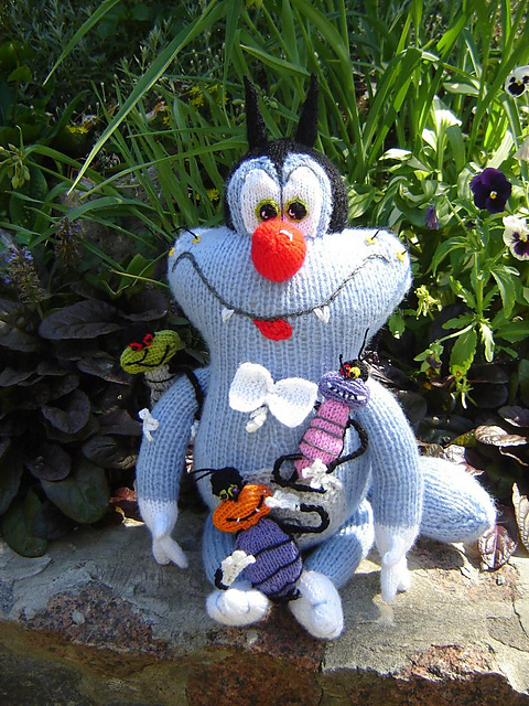 Ravelry: Knitted Oggy and the cockroaches pattern by Olga Chepizhnaya