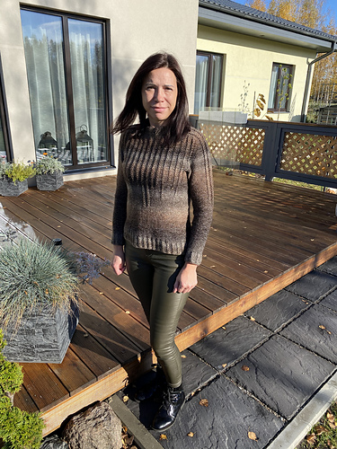 Iskaldstykke-genser - byMaraVestmane