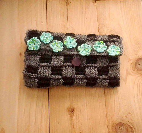 Basket of Posies Clutch photo 5