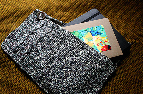 Cabled Clutch photo 3