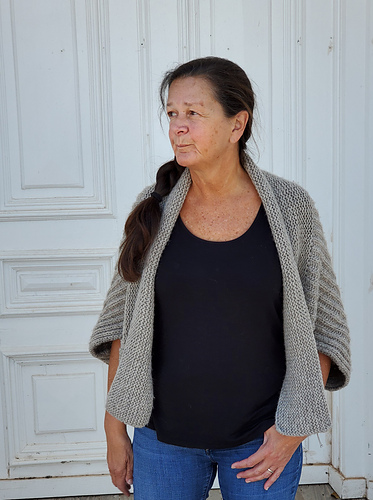 Ravelry: Rhody Shrug pattern by Martha Wissing