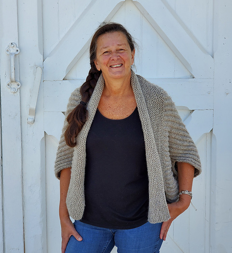 Ravelry: Rhody Shrug pattern by Martha Wissing
