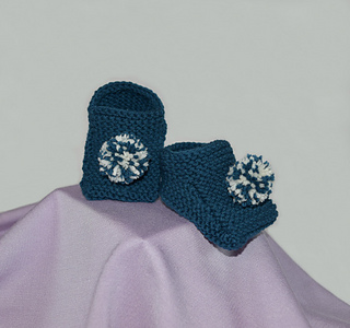 Ravelry: Some Size Fits All Slippers pattern by Sophia Minakais
