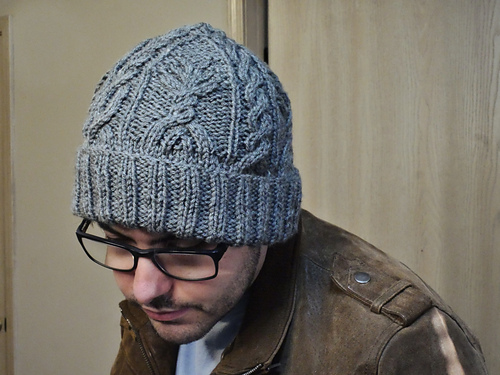 Twisted Oak Toque