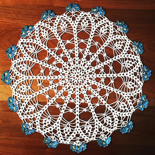 Vintage Crochet Forget Me Not Flower Doily Pattern Mat