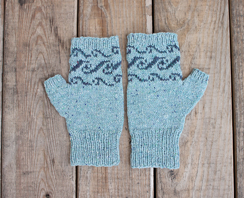 Hidden River Hat & Mitts photo 2