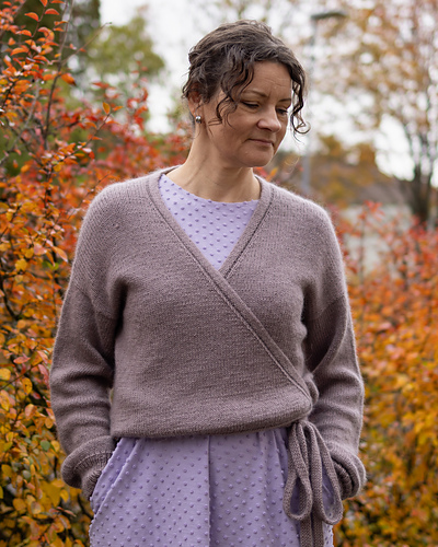 Ravelry: Wrap Me pattern by Meiju Kallio