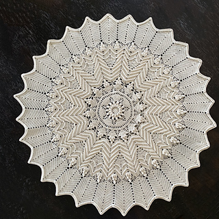 White Gum Wool 4ply approx. 90cm diameter using 1500m of 4 ply