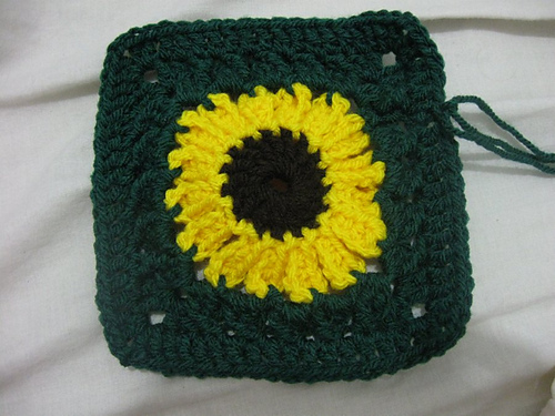 Sunflower Granny Square photo 5