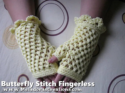 Fingerless gloves - Butterfly stitch photo 1