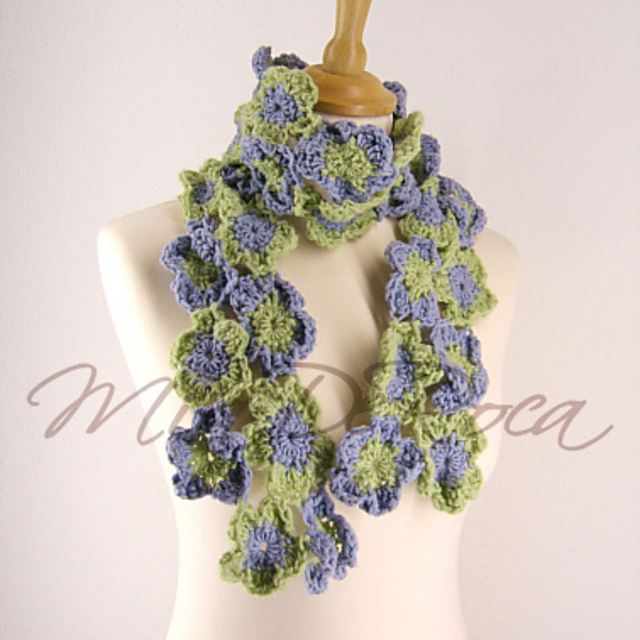 Ravelry Crochet Flower Scarf Bella pattern by Regina Kainz