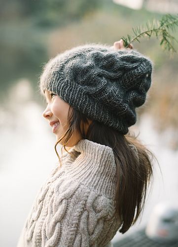 snowy-cable-hat-dark.