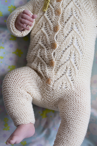 Bladrilledress / Garter leaves suit - Marianne J. Bjerkman