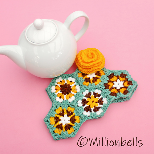 Ravelry: Tea Cosy Hexaflower Retro pattern by Millionbells
