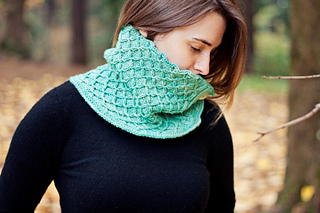 Ravelry: Demeter Cowl pattern by Rebecca Hill