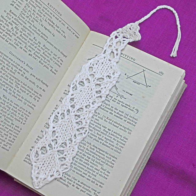 Ravelry Diamond Lace Bookmark pattern by Mrs Buttons
