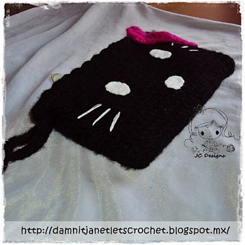 Hello Kitty Zippered Wristlet photo 2