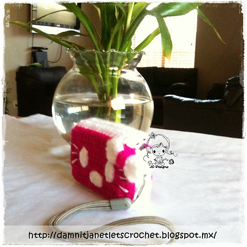 Hello Kitty Camera Cozy photo 2