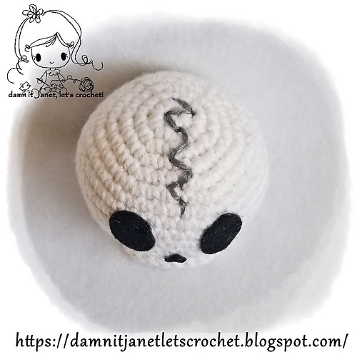 Round Plush Skull photo 4