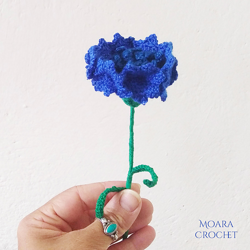 Ravelry Cornflower for Ukraine pattern by Roseanna Murray