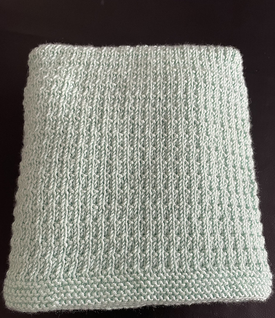 Ravelry Darling Baby Blanket pattern by Mollie May